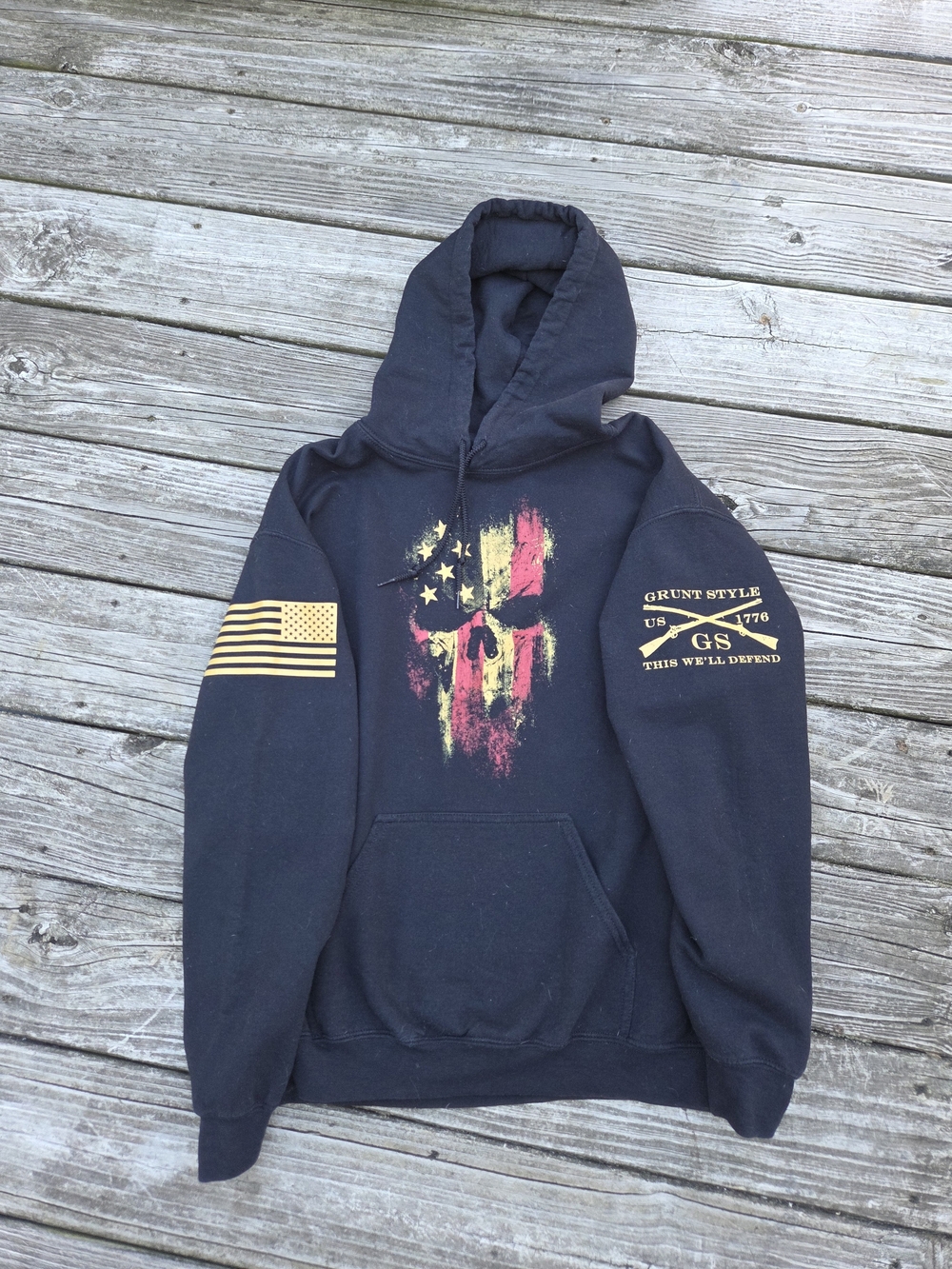 Grunt Style Men's Black Graphic Hoodie - Flag Skull Design